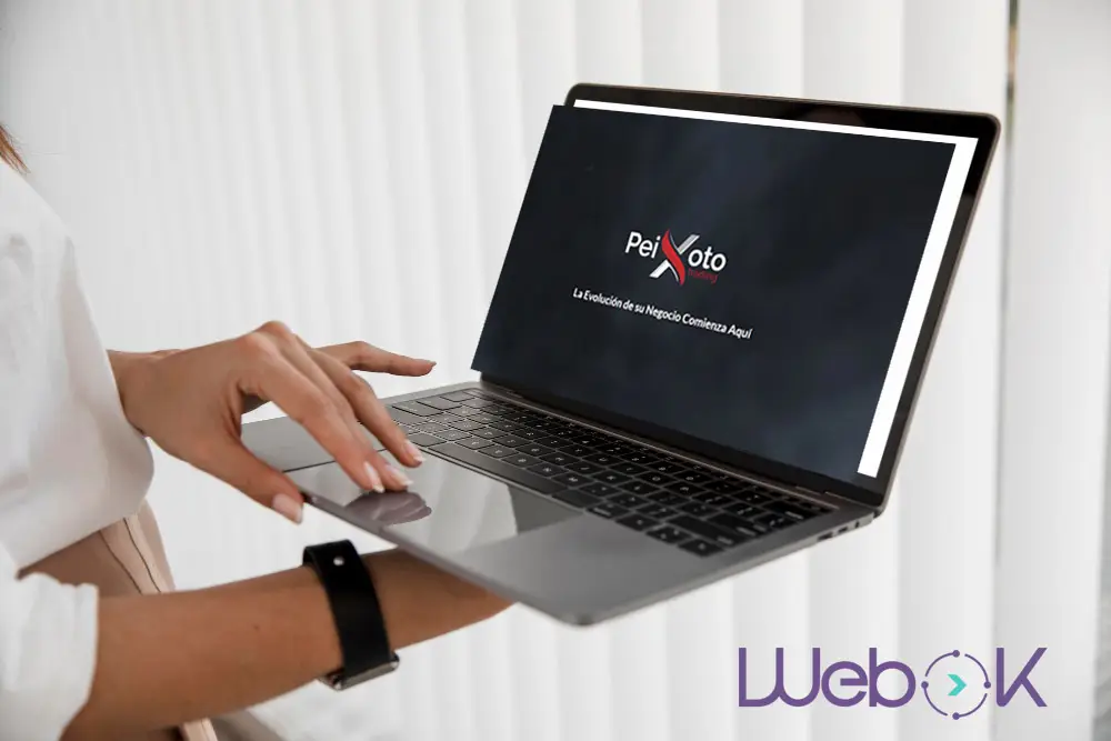 Lorena Luzuriaga, diseñadora web y SEO en Uruguay